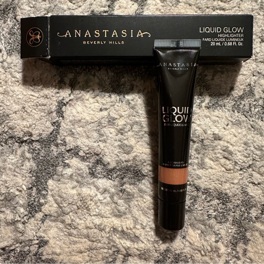 NIB Anastasia Beverly Hills Liquid Glow Highlighter in “Penny”